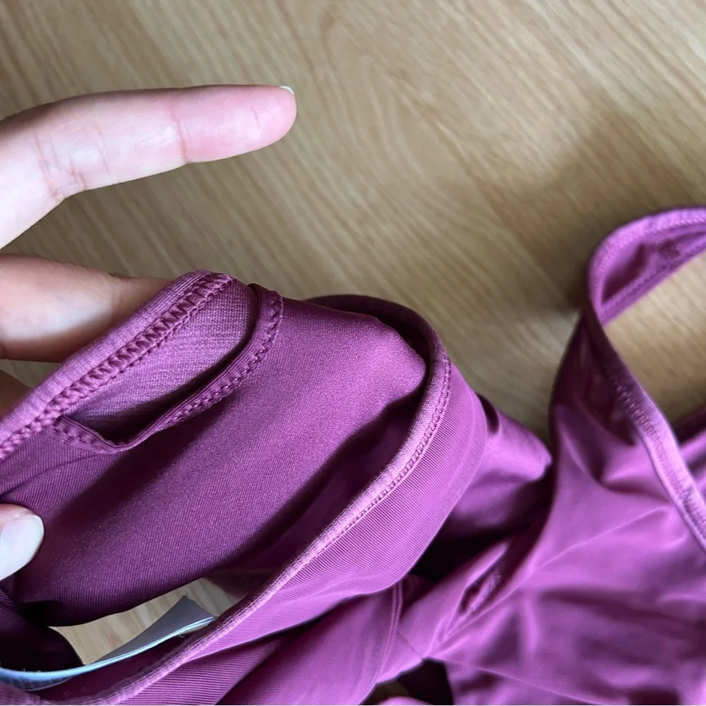 Nike Favorites Maroon Twist Back Training Light Support Sports Bra Medium